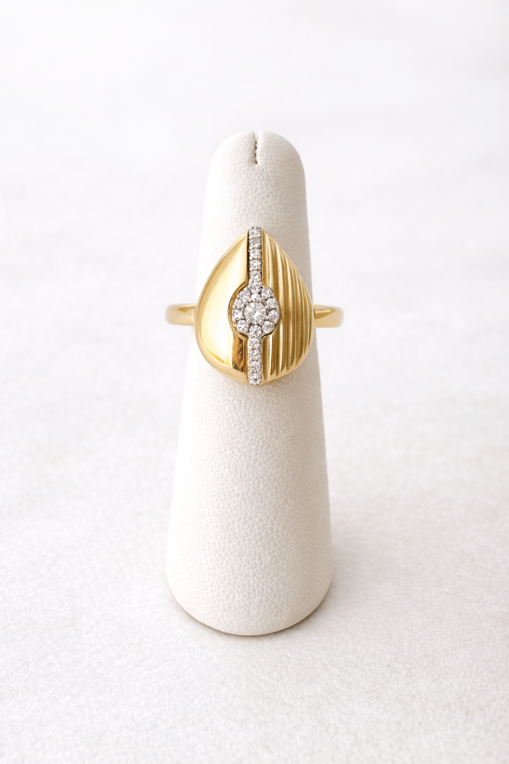 14K Yellow Gold Teardrop Diamond Ring – Size 7.5